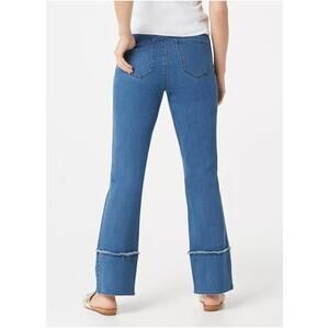 Martha Stewart Light Indigo Regular Boot-Cut Denim with Frayed Cuff Size 6